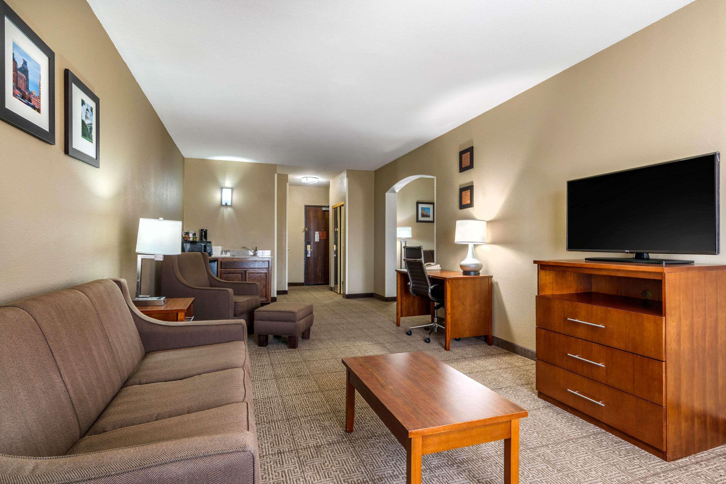 Comfort Inn & Suites Sacramento - University Area Eksteriør bilde