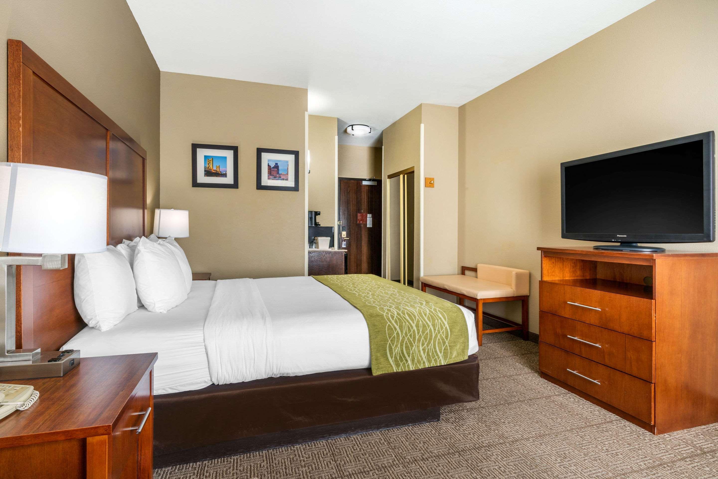Comfort Inn & Suites Sacramento - University Area Eksteriør bilde
