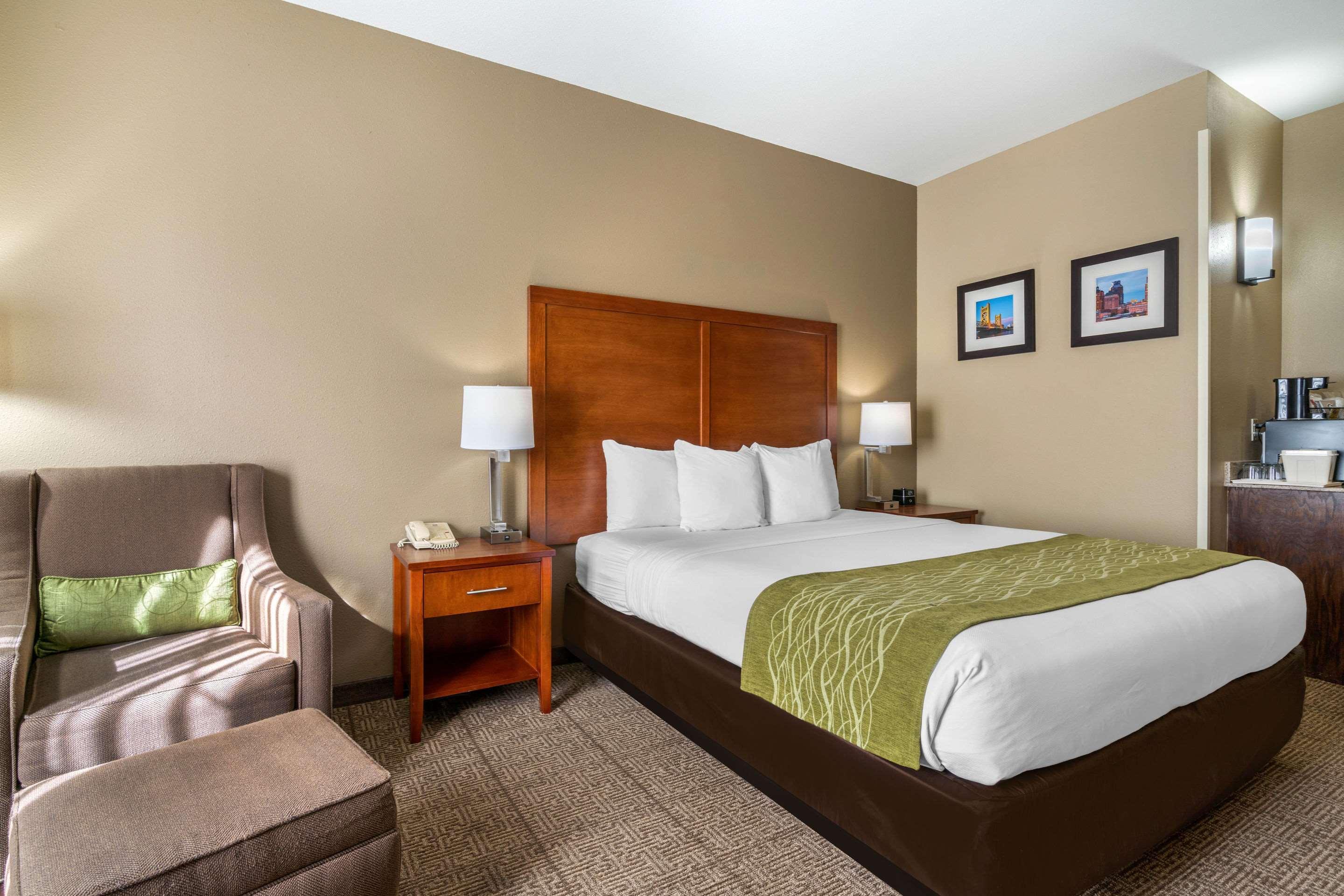Comfort Inn & Suites Sacramento - University Area Eksteriør bilde