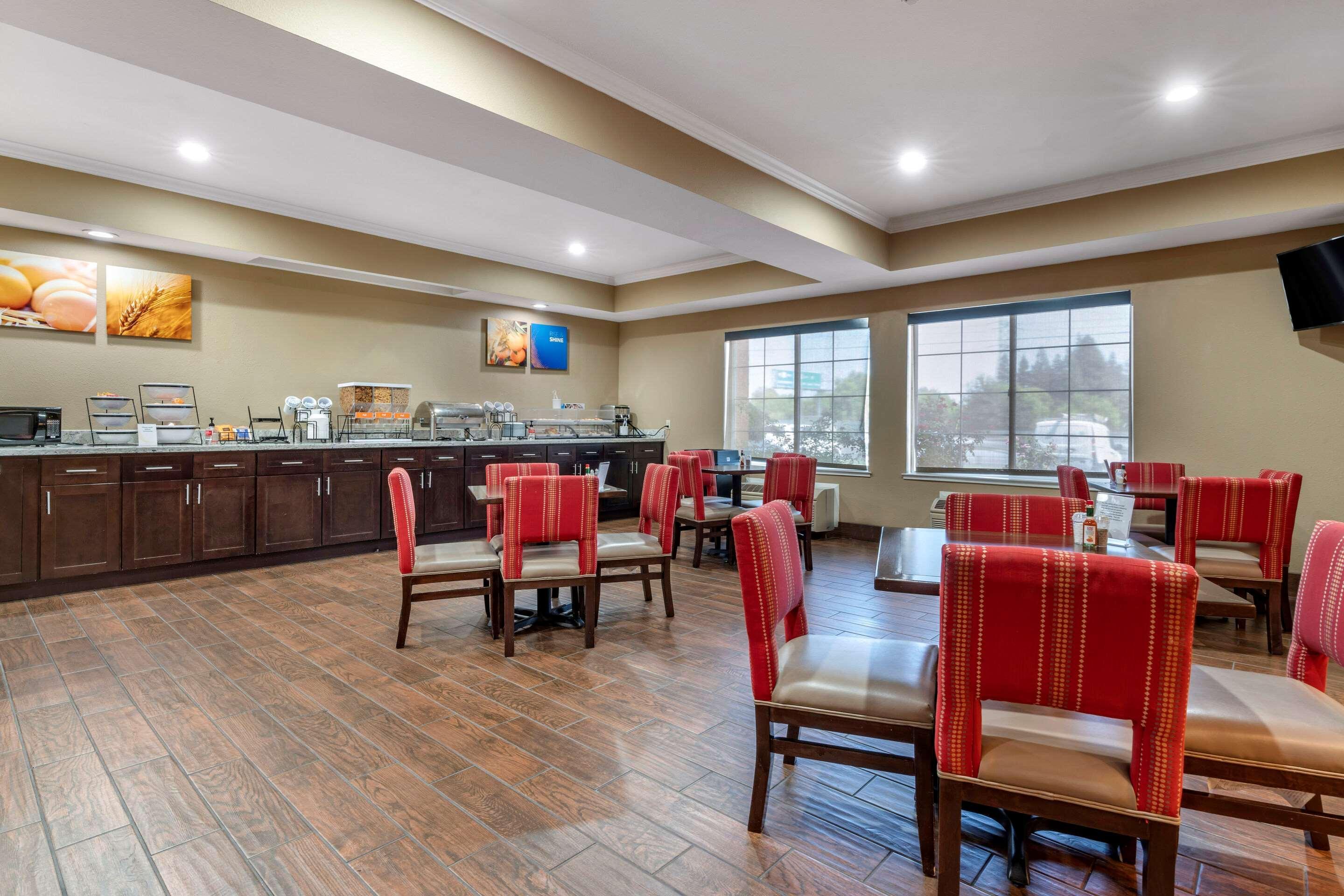 Comfort Inn & Suites Sacramento - University Area Eksteriør bilde