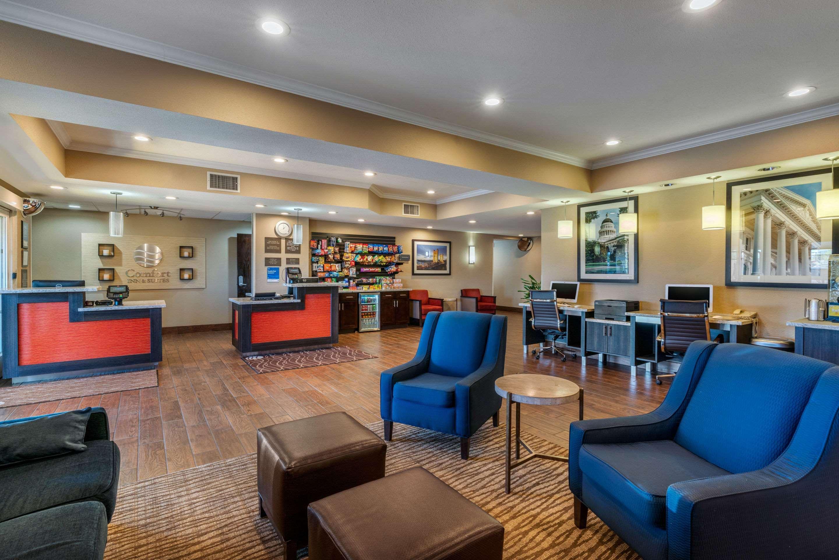 Comfort Inn & Suites Sacramento - University Area Eksteriør bilde