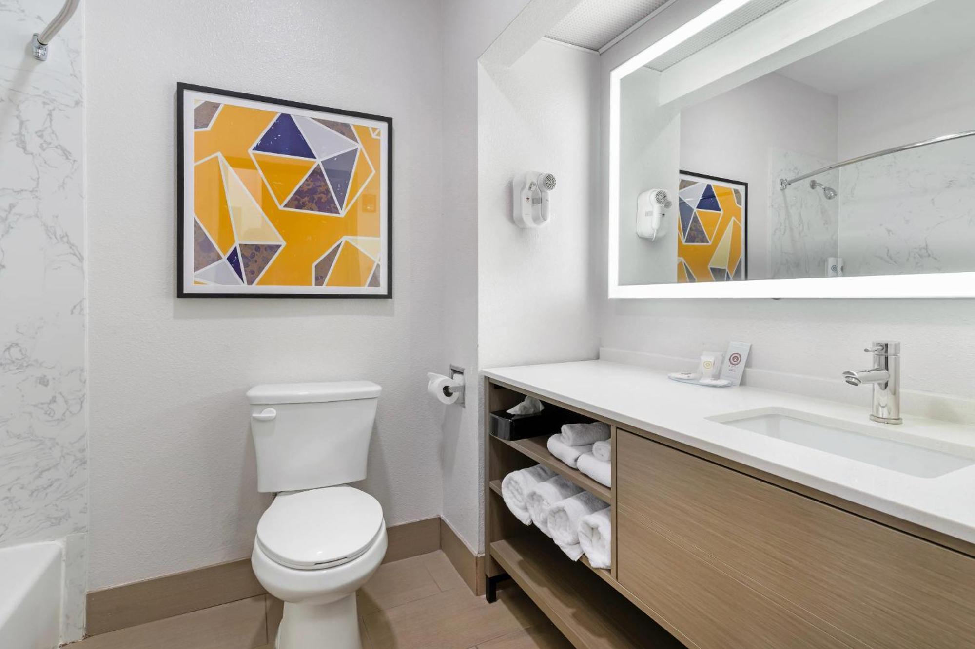 Comfort Inn & Suites Sacramento - University Area Eksteriør bilde